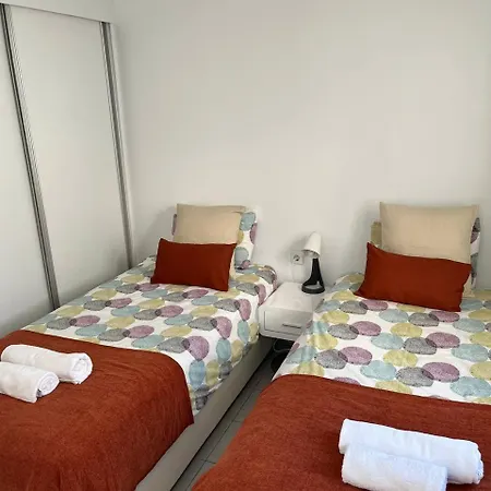 Apartamento Urb Los Naranjos 2 Y 1 Bano, Wifi * Marbella