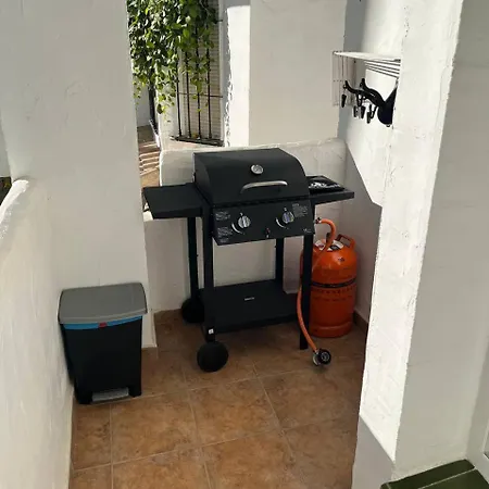 Apartamento Urb Los Naranjos 2 Y 1 Bano, Wifi * Marbella